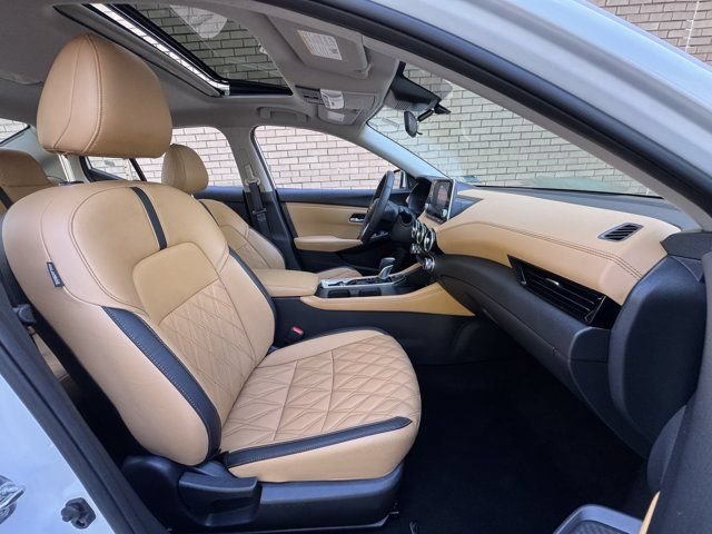 Used 2025 Nissan Sentra SV w/ SV Premium Package FWD image 9
