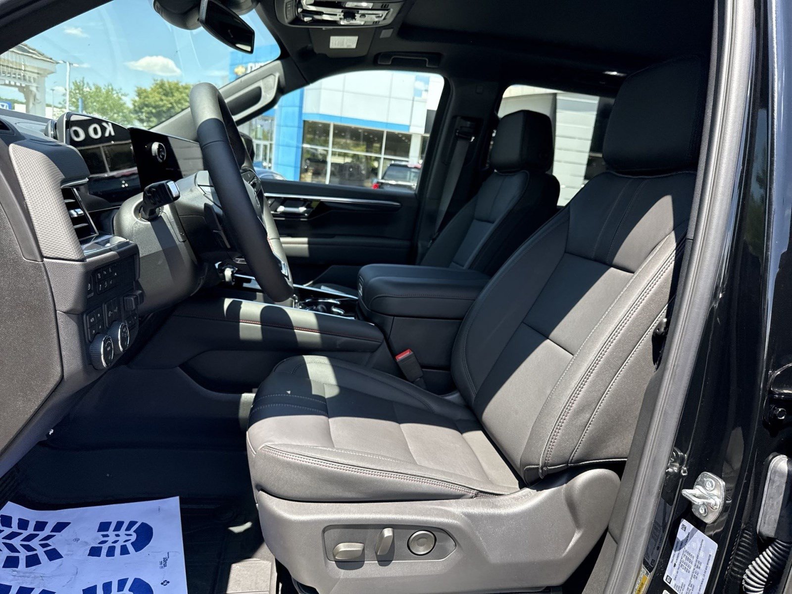 New 2026 Chevrolet Suburban RST w/ RST Capability Package AWD/4WD image 10