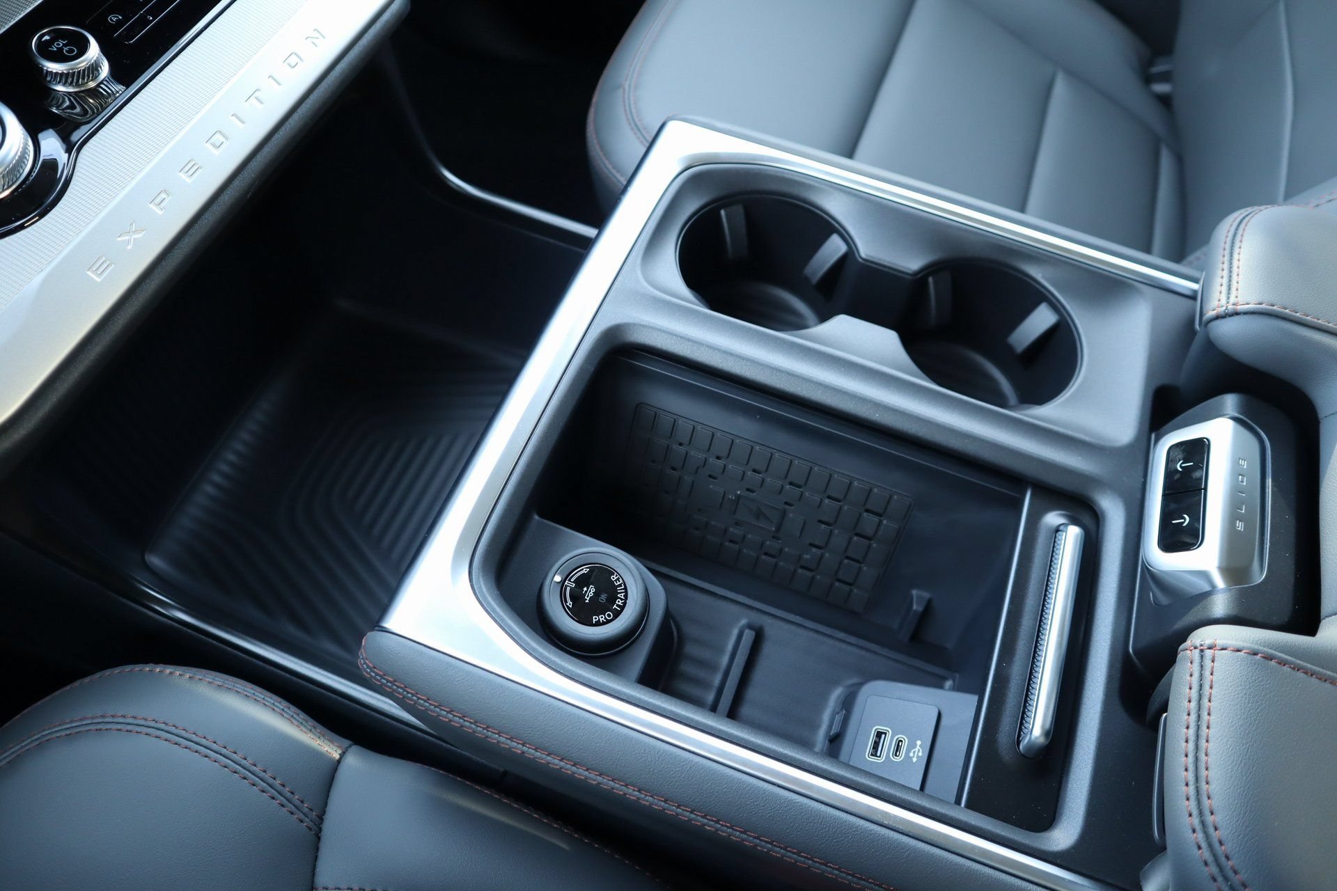New 2025 Ford Expedition Active AWD/4WD image 11