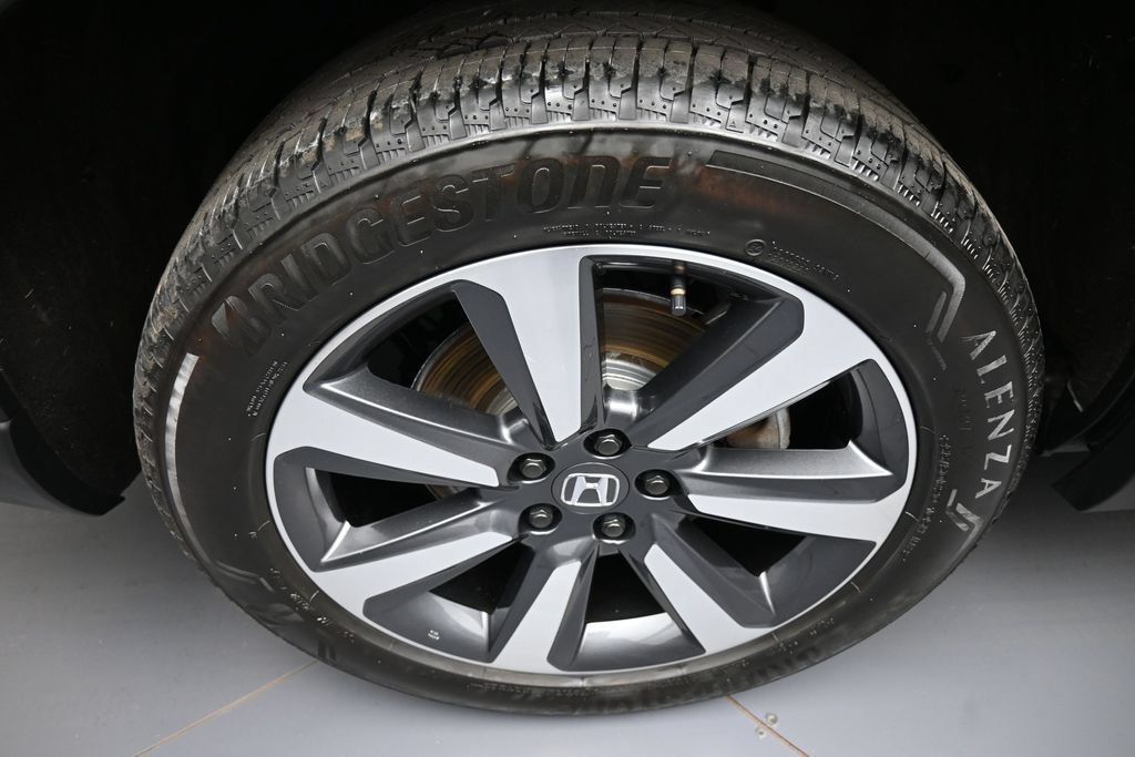 Certified 2025 Honda Pilot Touring image 12