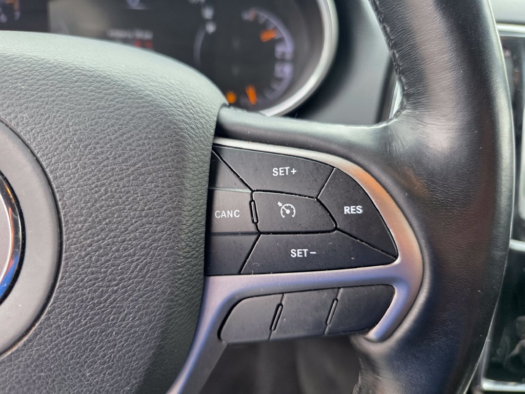 Used 2021 Jeep Grand Cherokee Laredo X AWD/4WD image 21