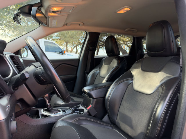 Used 2018 Jeep Cherokee Latitude Plus FWD image 7