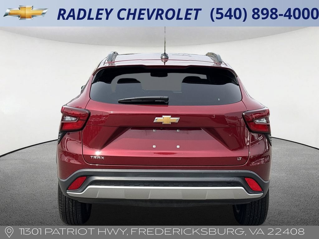 Certified 2025 Chevrolet Trax LT FWD image 18