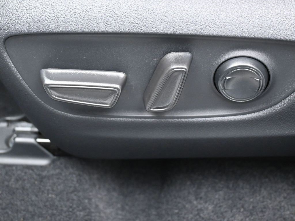 Used 2025 Toyota RAV4 XLE image 10