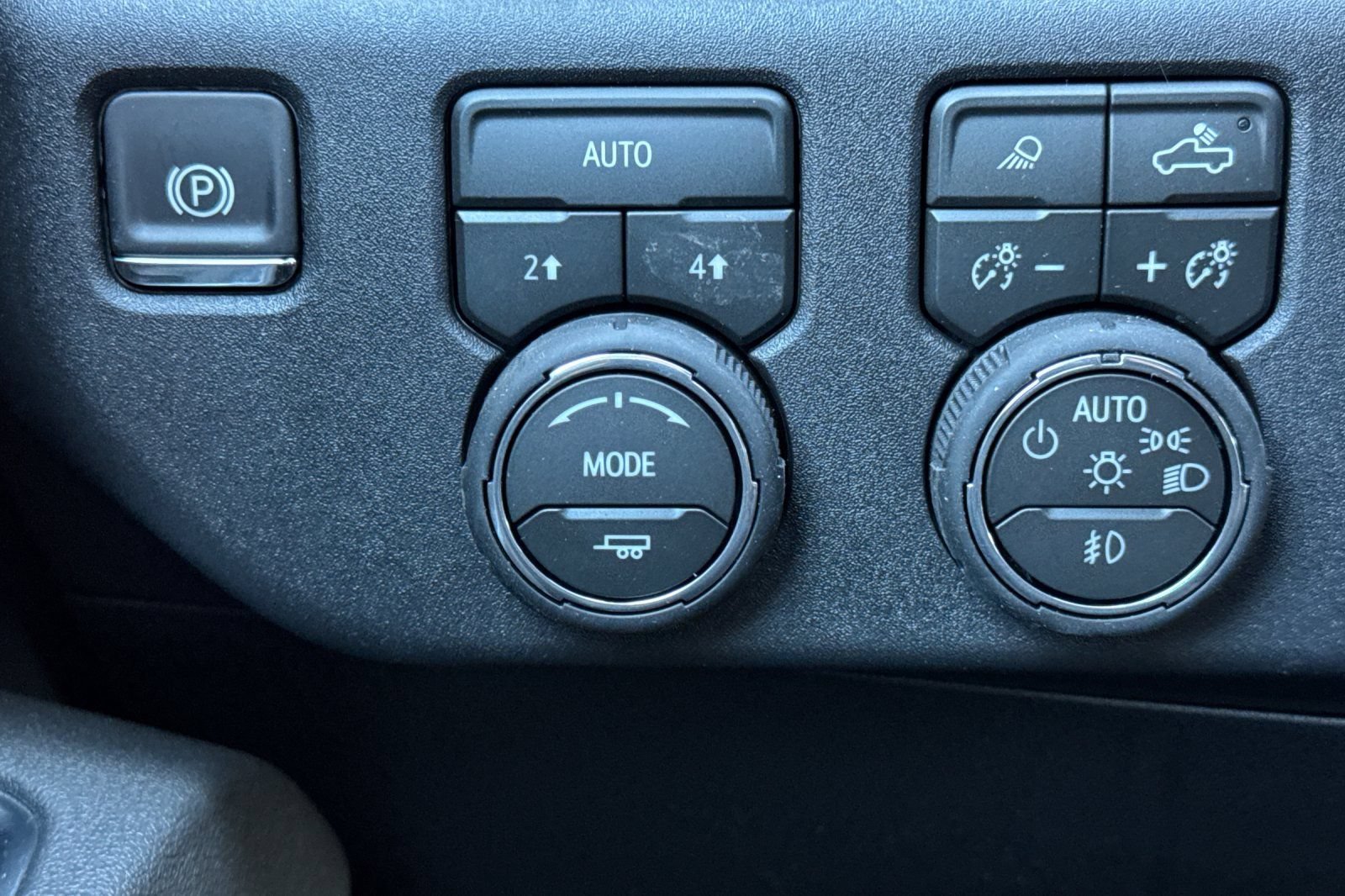New 2026 Chevrolet Silverado 1500 LTZ w/ LTZ Premium Package AWD/4WD image 26