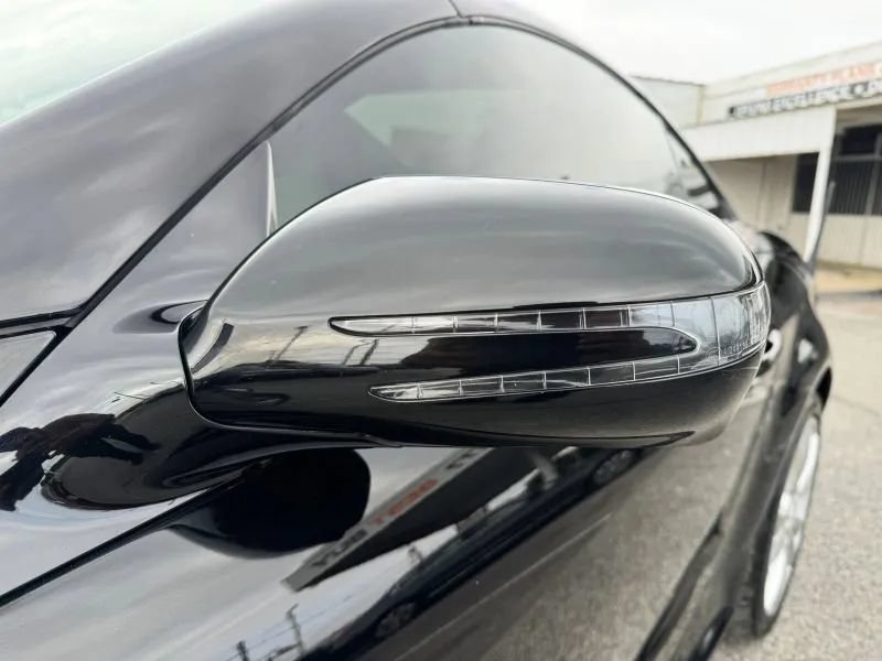 Used 2011 Mercedes-Benz SLK 300 image 16