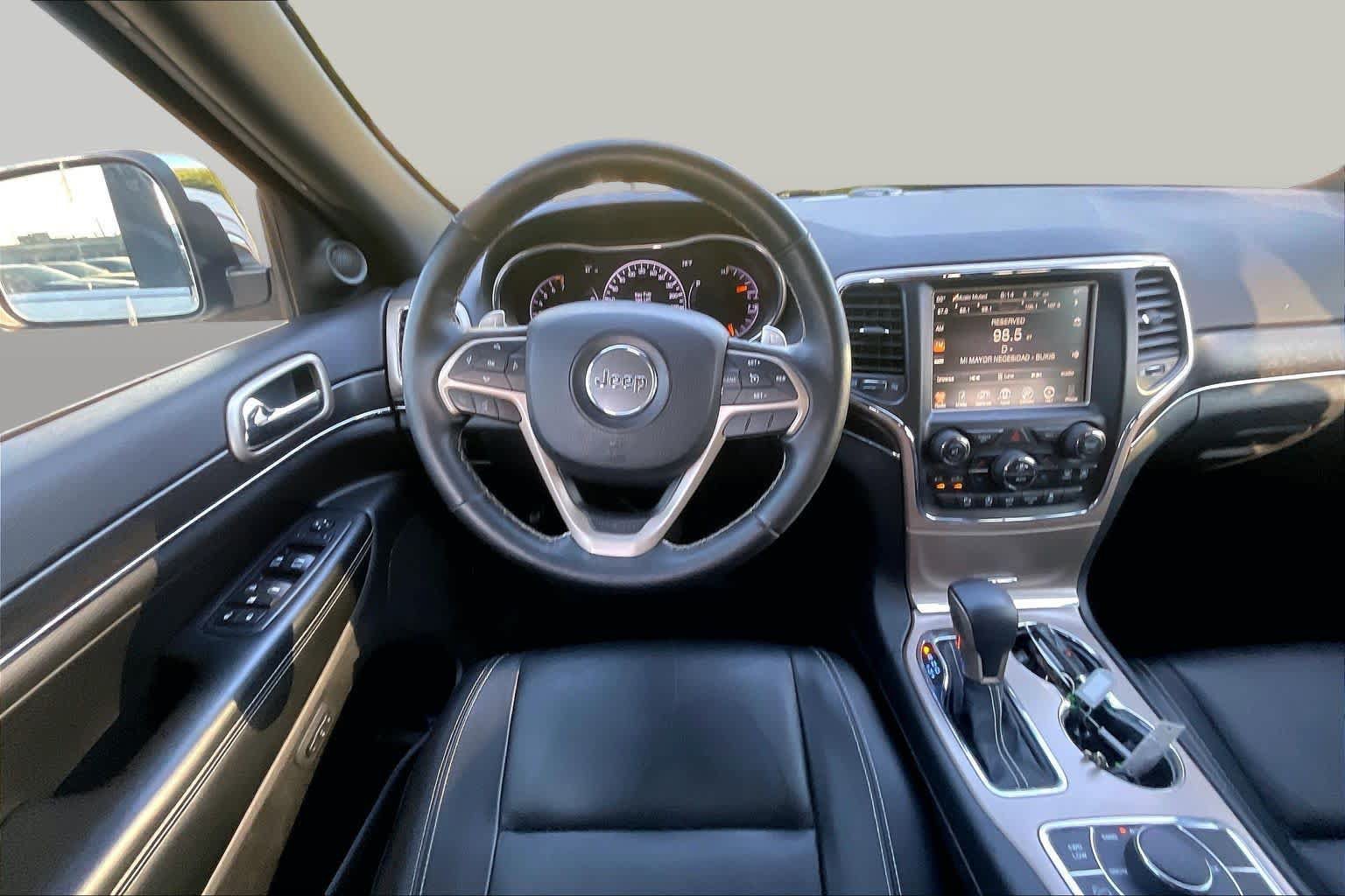 Used 2017 Jeep Grand Cherokee Limited AWD/4WD image 5