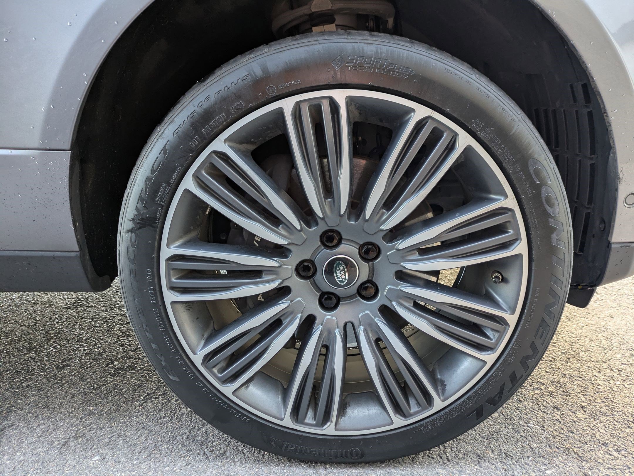 Used 2020 Land Rover Range Rover HSE image 29