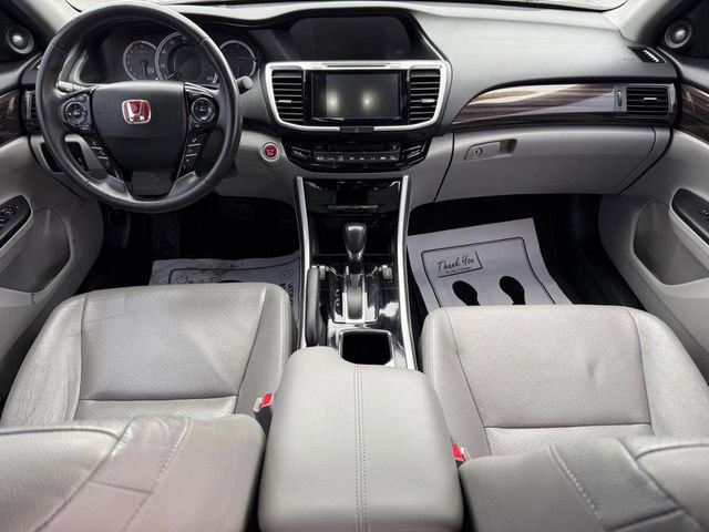 Used 2016 Honda Accord Touring image 14