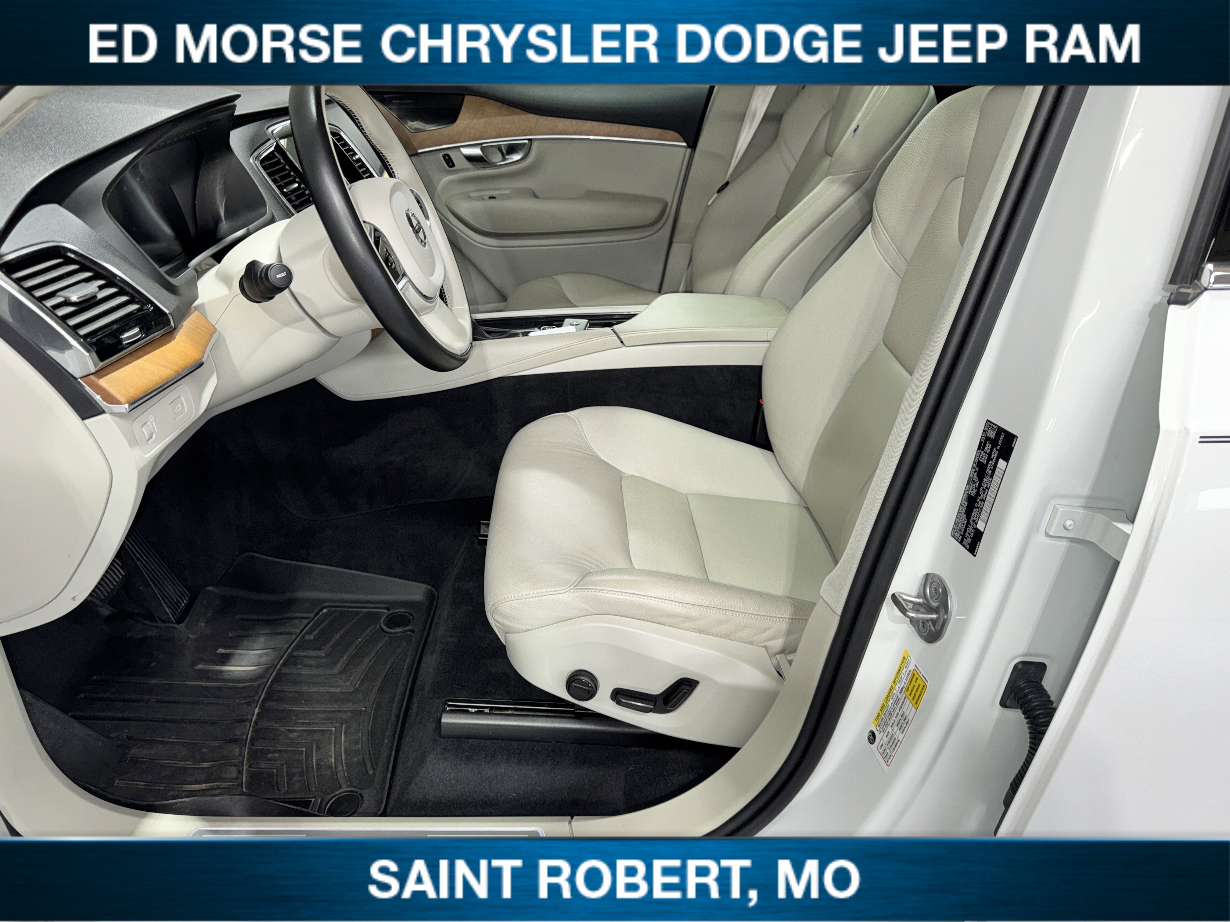 Used 2022 Volvo XC90 T6 Momentum w/ Advanced Package image 28