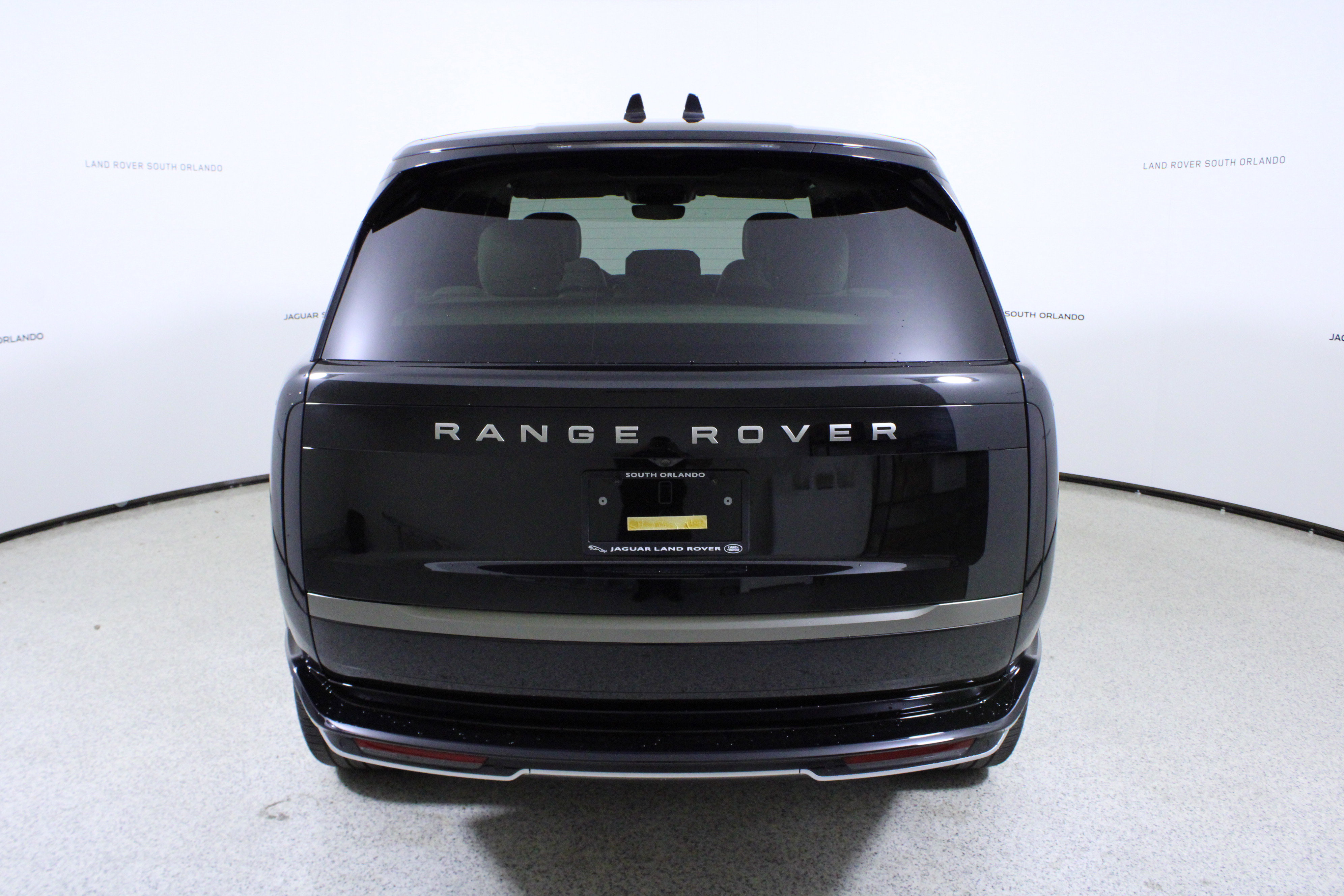 Used 2024 Land Rover Range Rover SE image 6