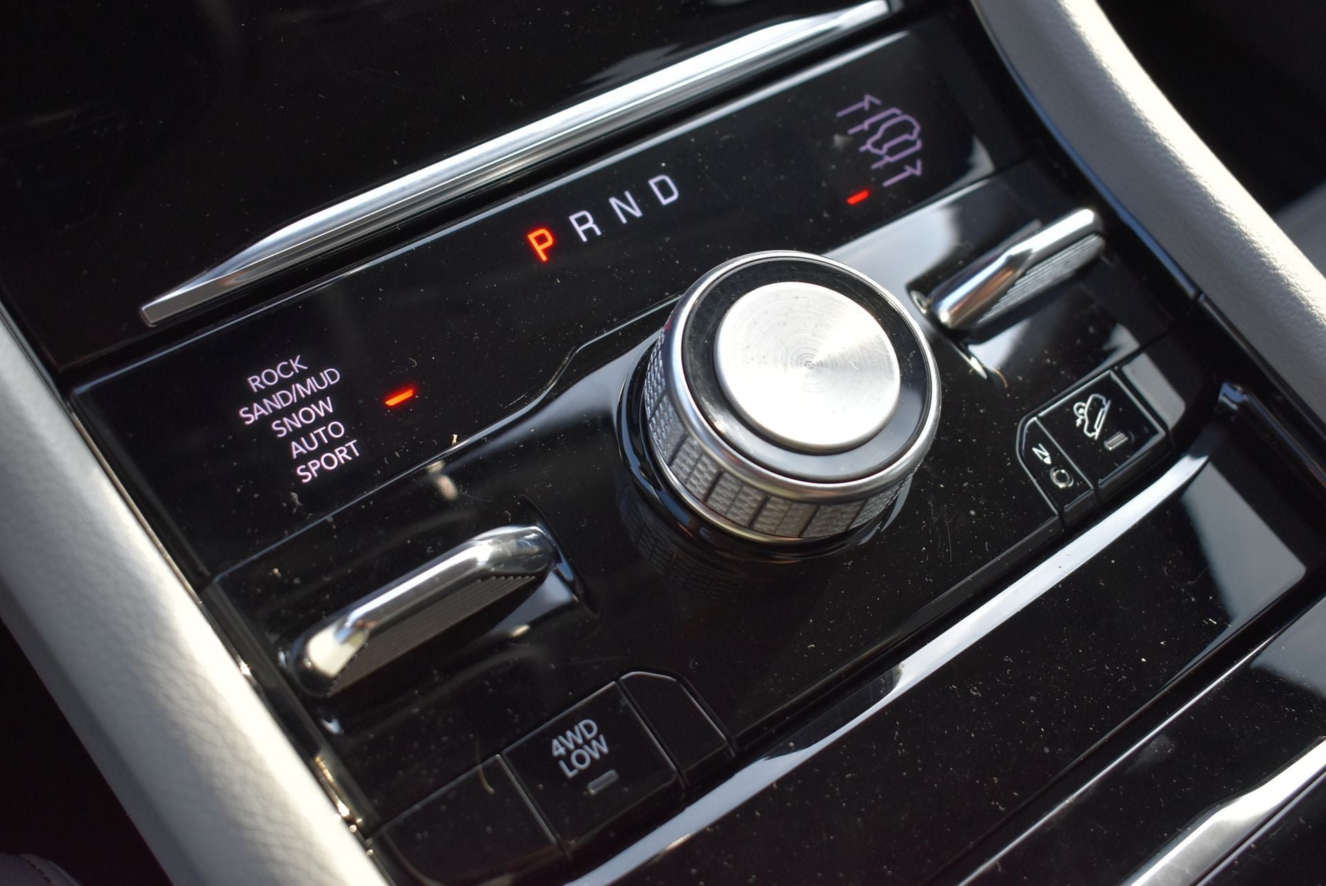 Used 2022 Jeep Grand Cherokee Overland AWD/4WD image 31