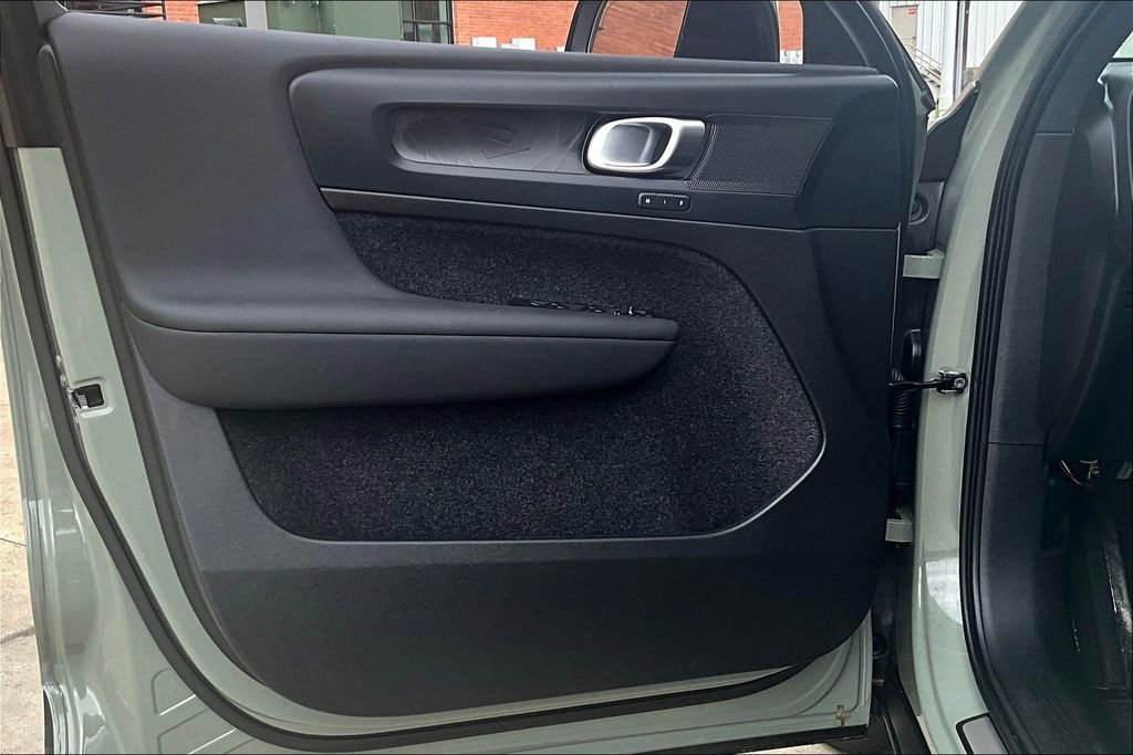 Certified 2023 Volvo C40 P8 Recharge Plus image 24