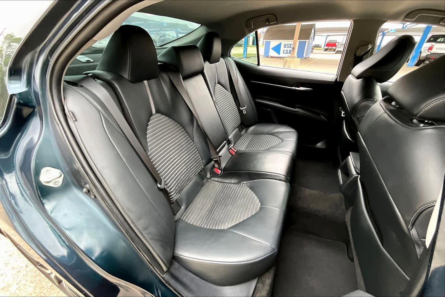 Used 2021 Toyota Camry SE FWD image 19