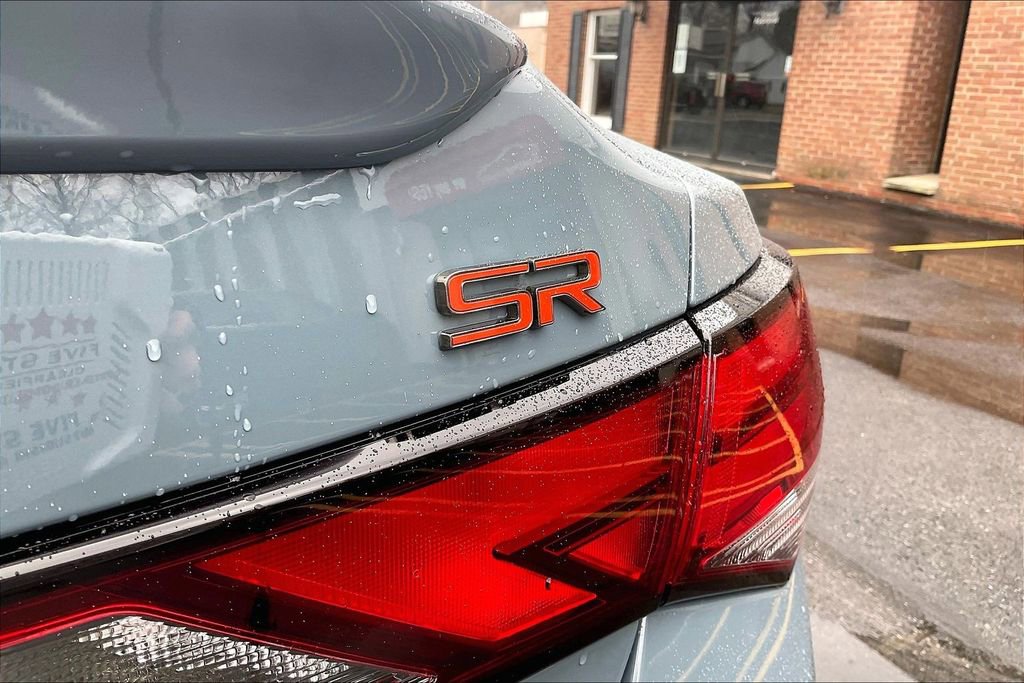 Used 2024 Nissan Sentra SR w/ SR Premium Package image 8