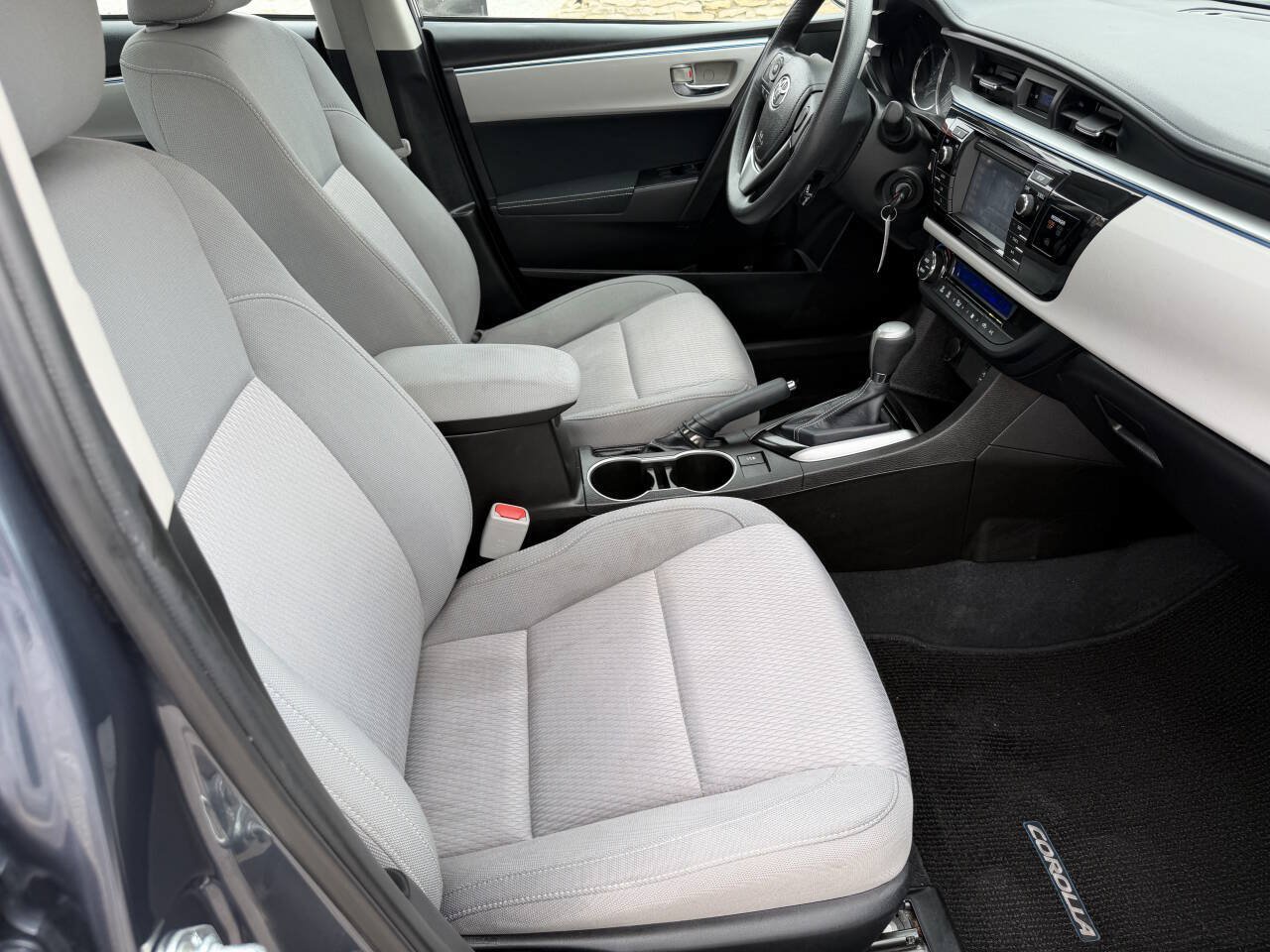 Used 2014 Toyota Corolla LE FWD image 21