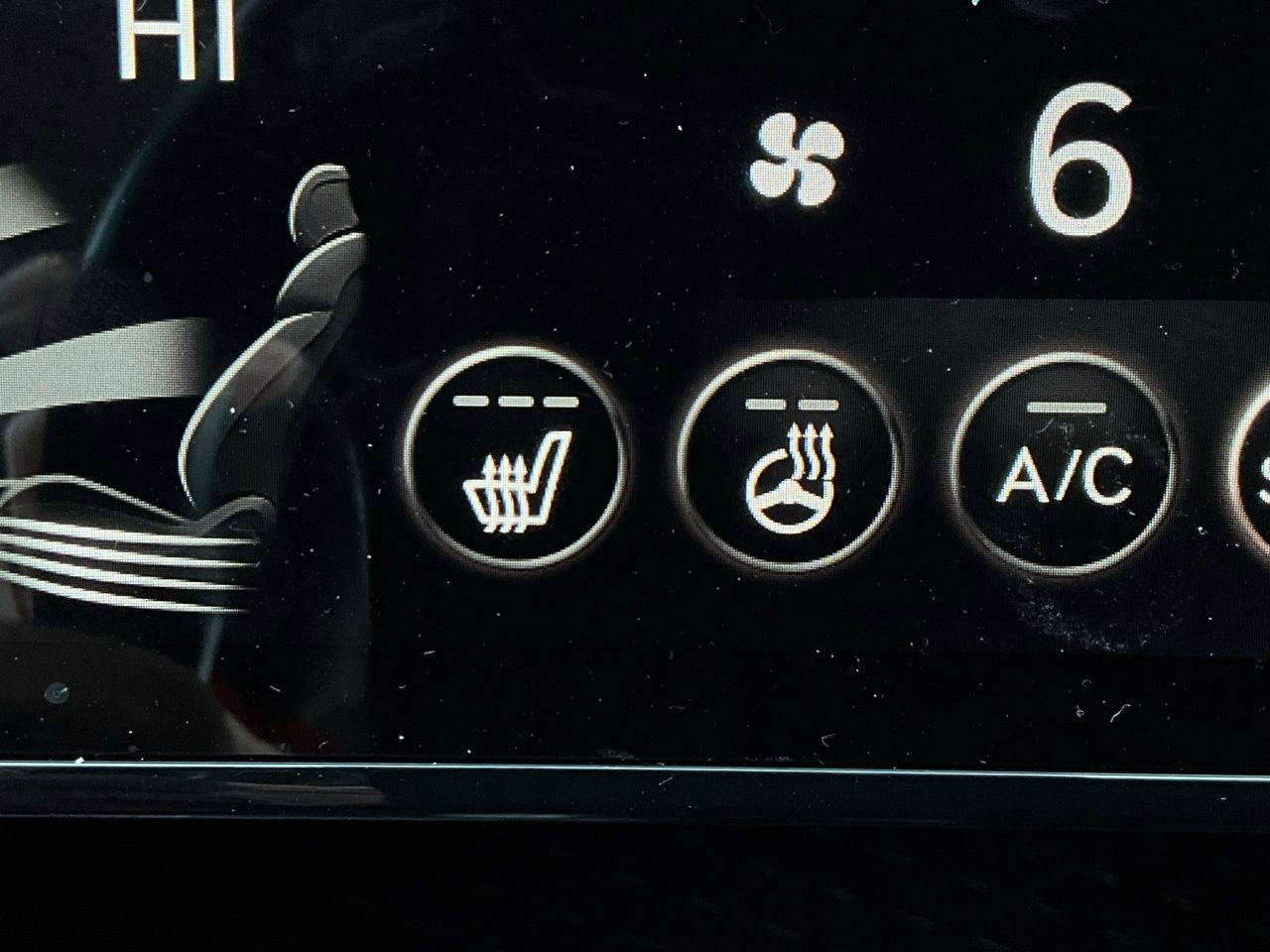 Used 2025 Genesis G70 2.5T image 28