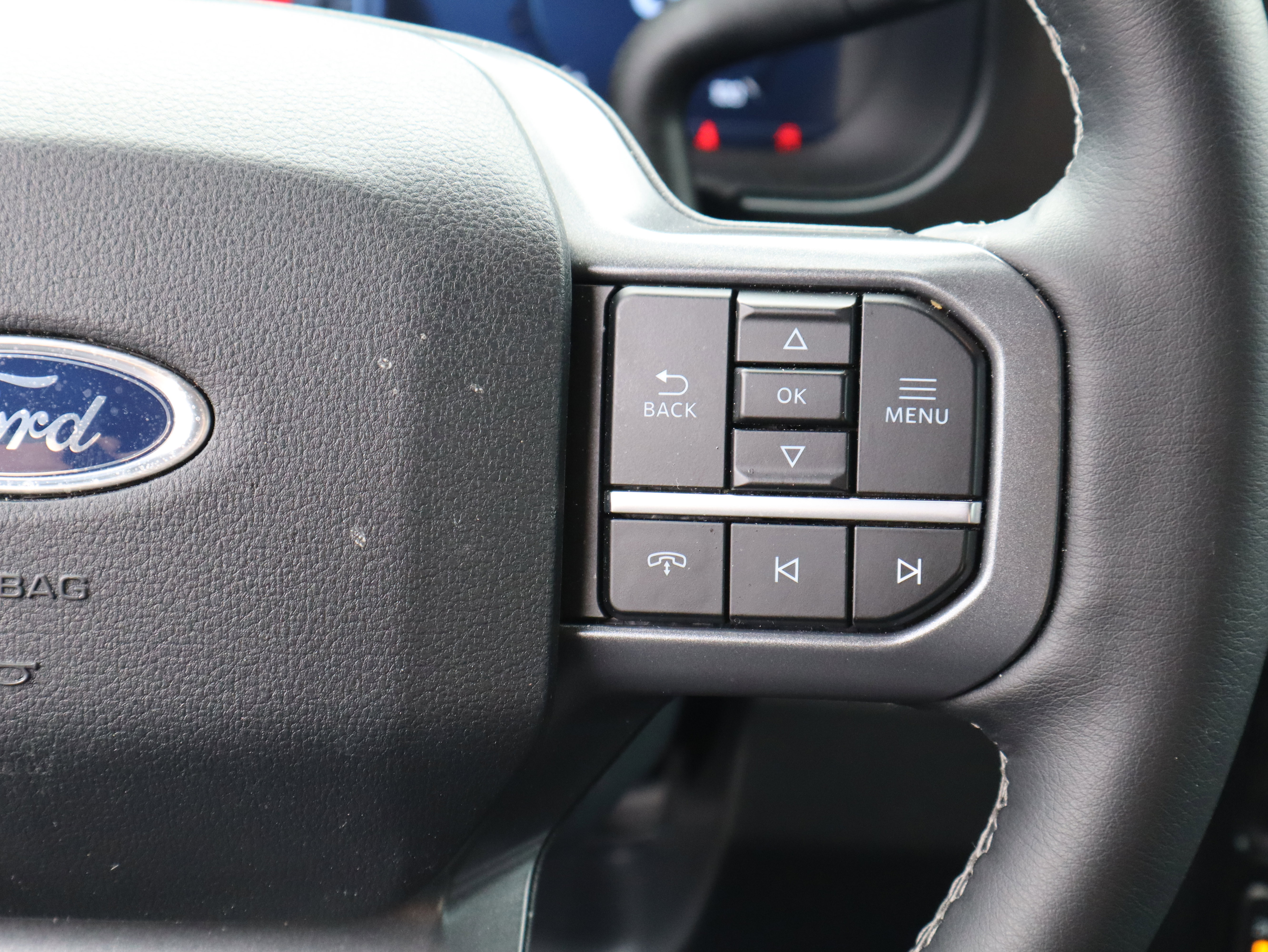 Used 2025 Ford F350 Lariat w/ Black Appearance Package image 26