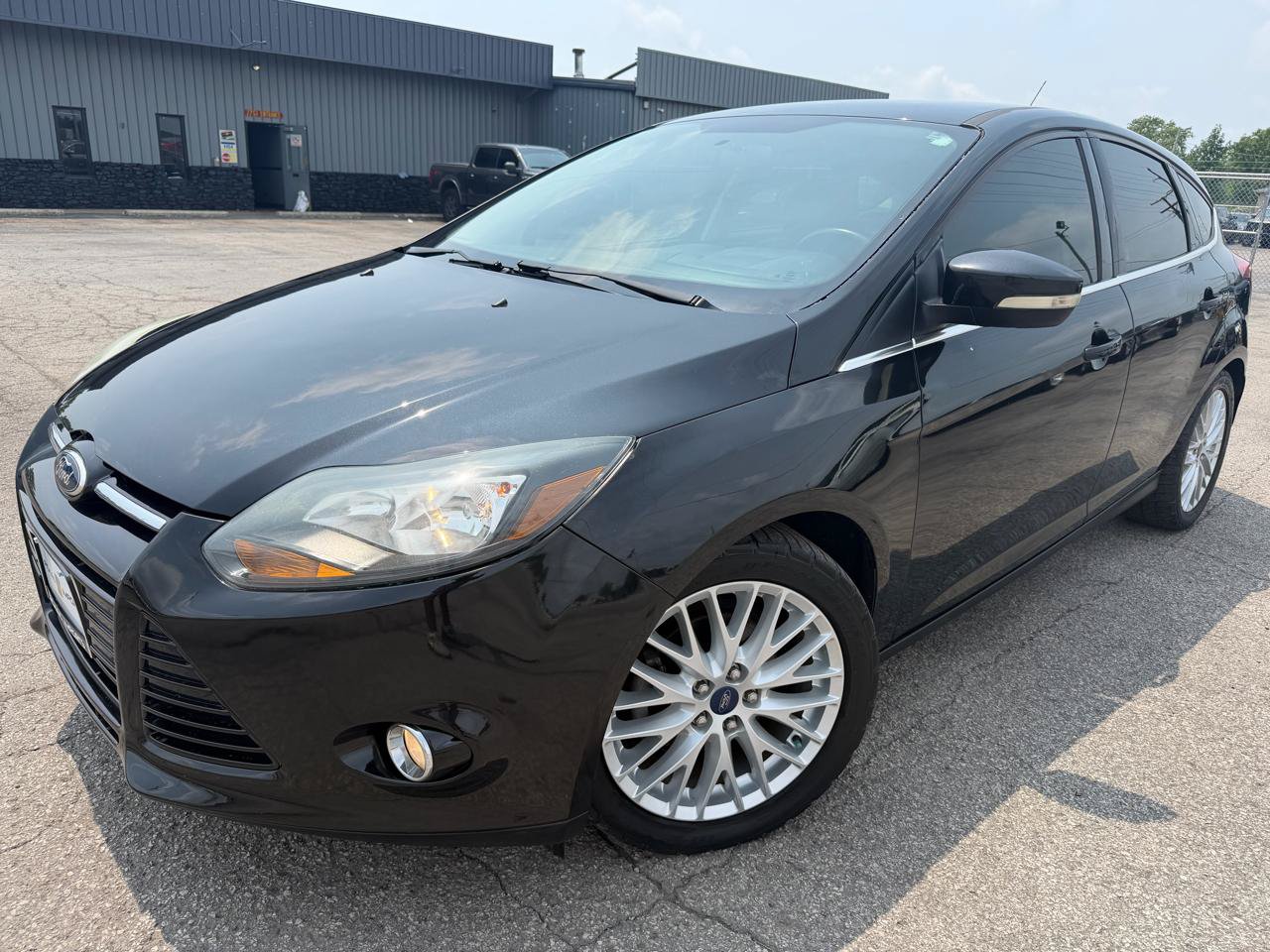 Used 2014 Ford Focus Titanium FWD image 3