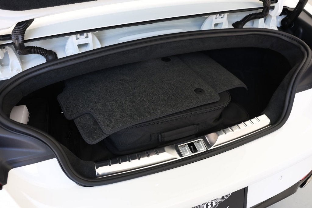 Used 2025 Bentley Continental GTC image 48