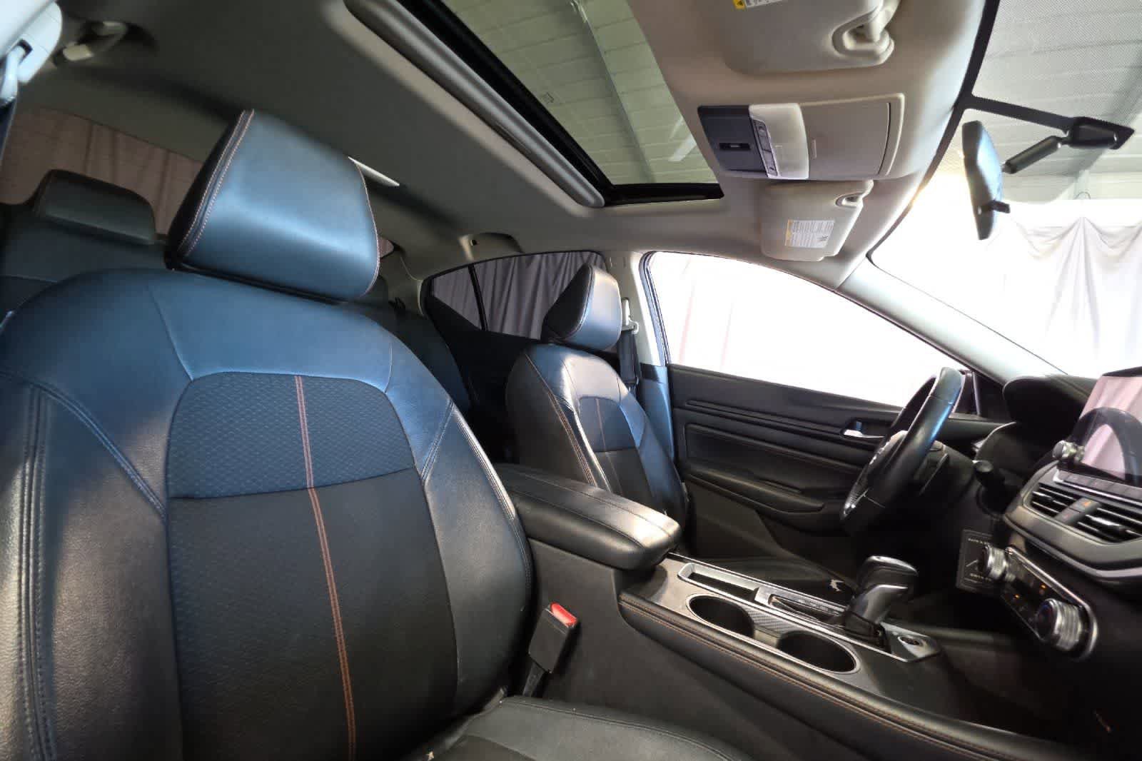 Used 2019 Nissan Altima 2.5 SR w/ SR Premium Package image 18