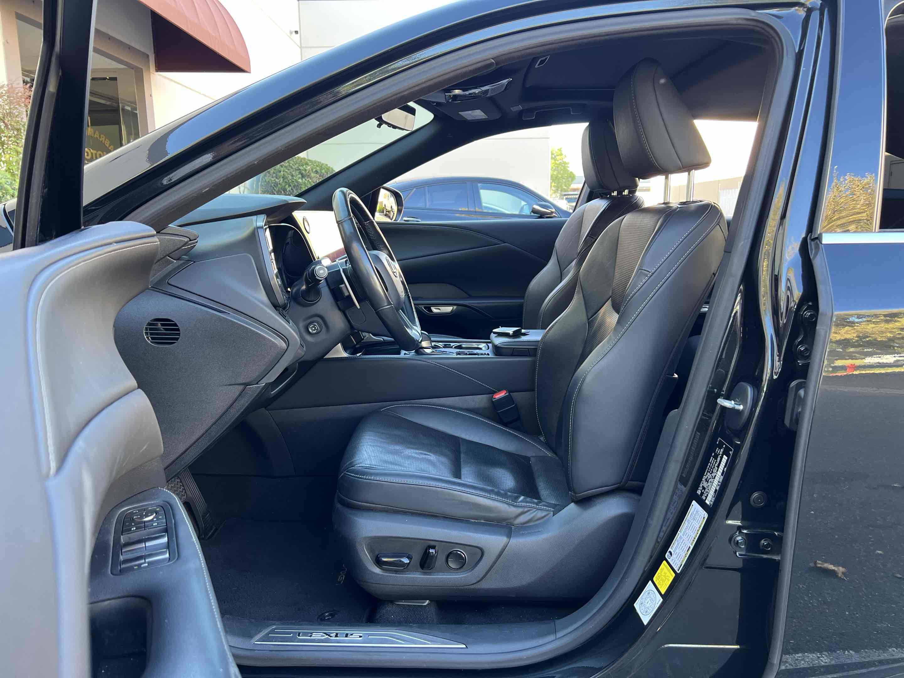 Used 2023 Lexus RX 350 image 4