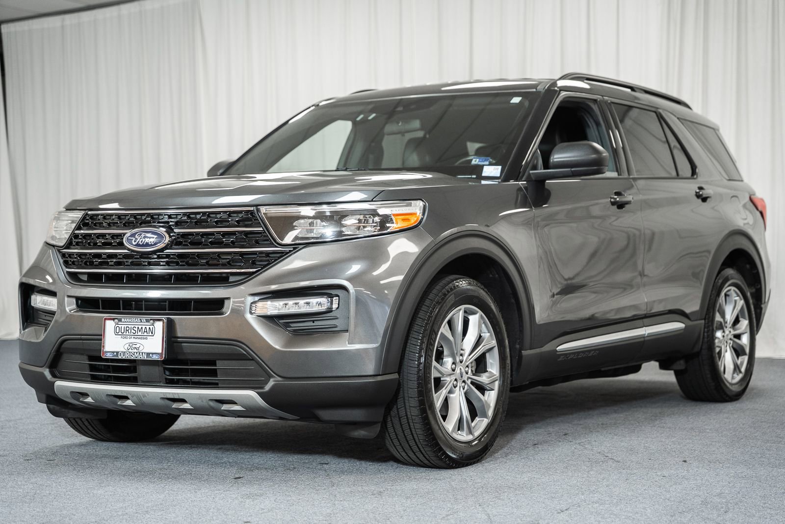 Certified 2020 Ford Explorer XLT w/ Equipment Group 202A image 3