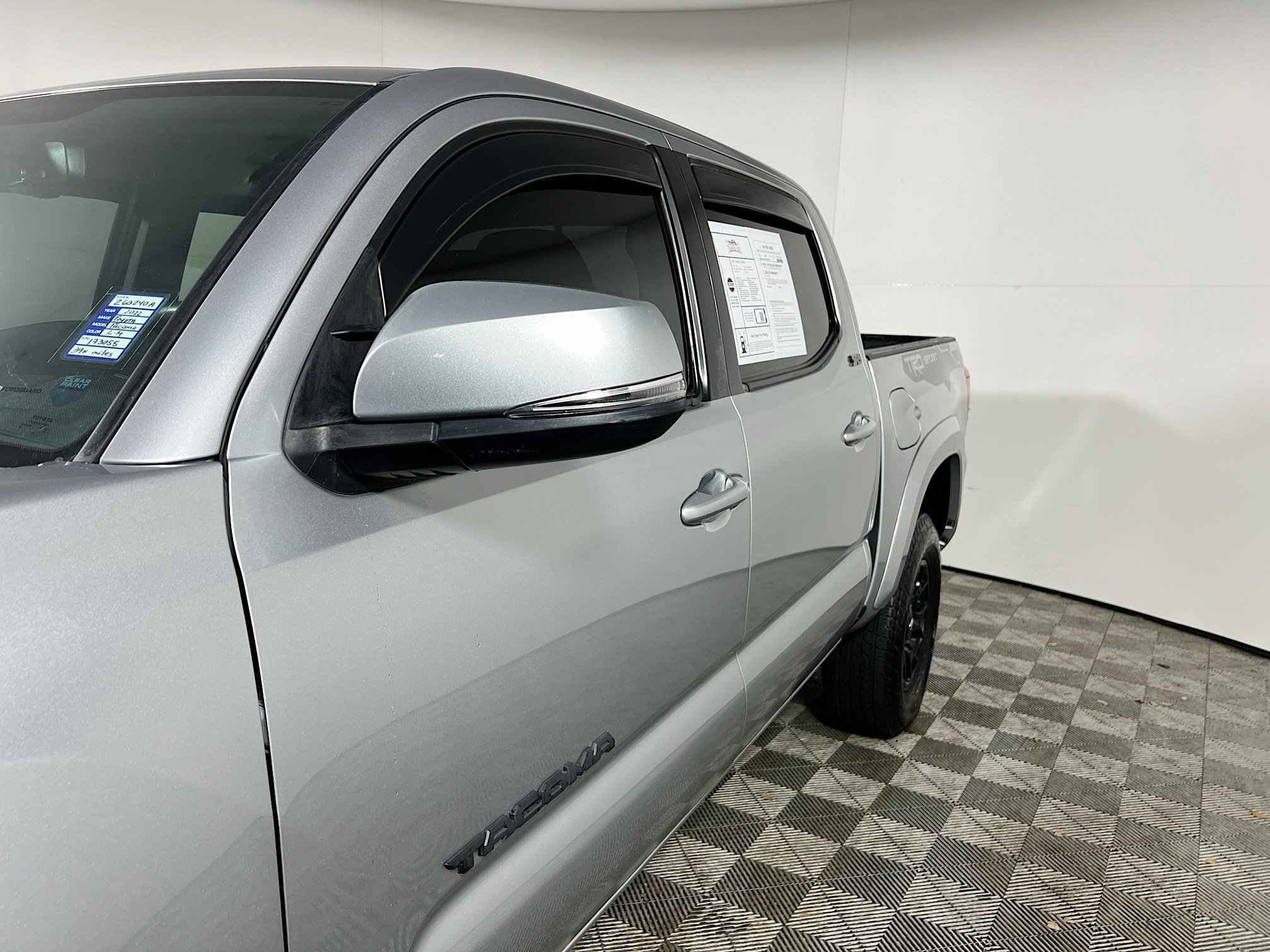 Used 2022 Toyota Tacoma SR5 w/ Technology Package RWD image 13