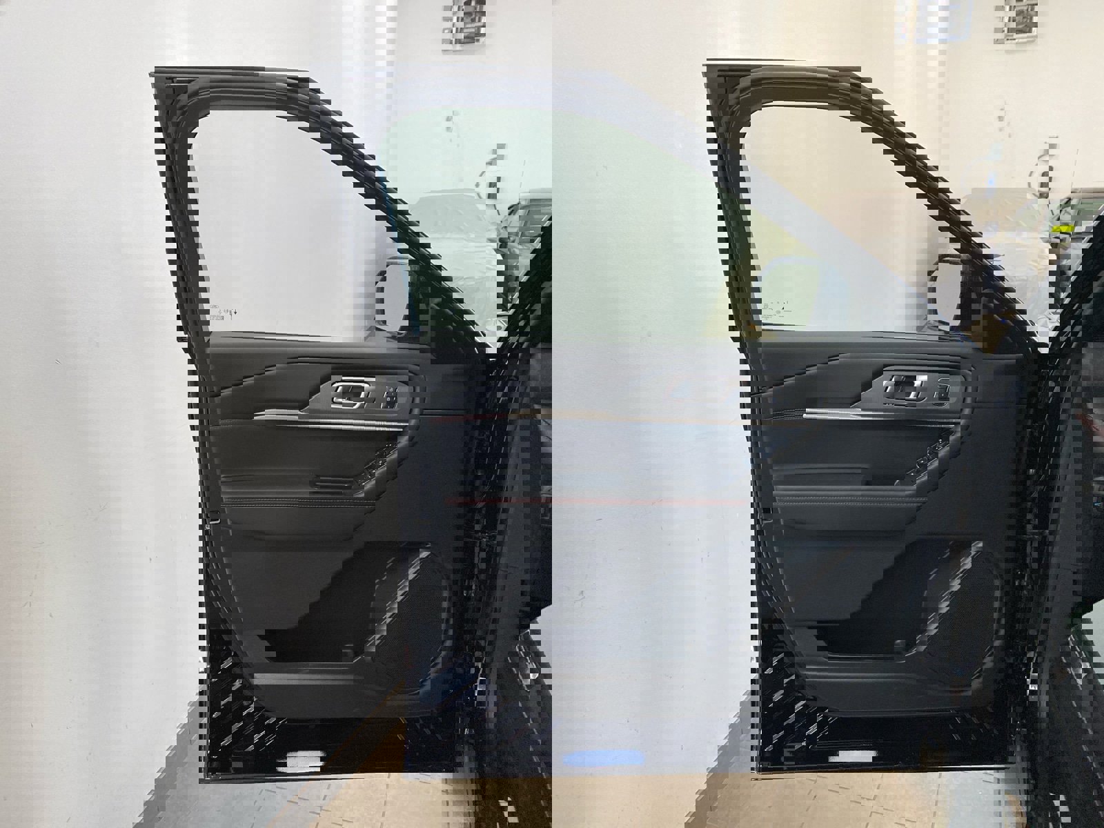 New 2026 Ford Explorer ST-Line w/ ST-Line Street Pack image 15