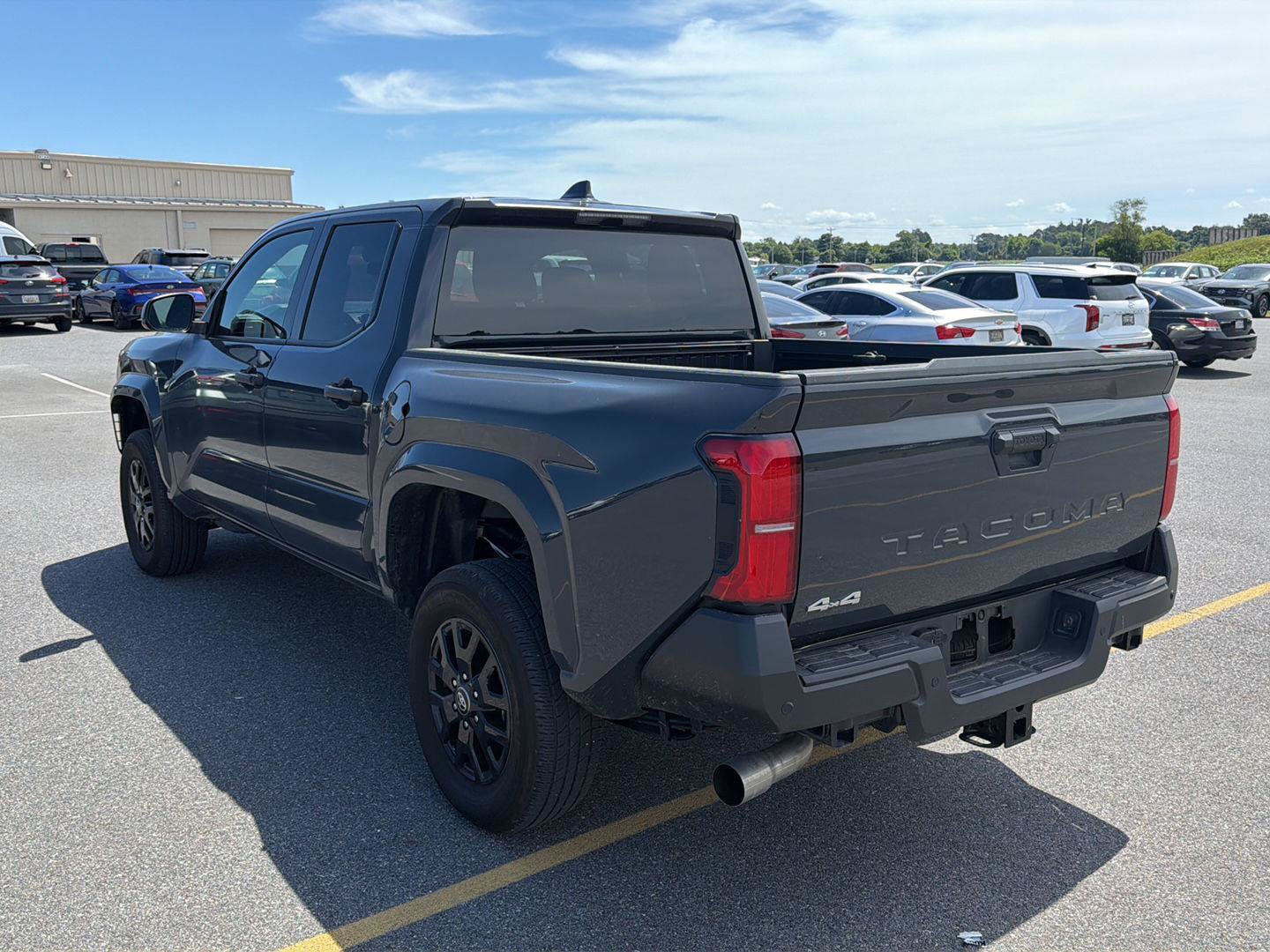 Used 2025 Toyota Tacoma SR AWD/4WD image 3