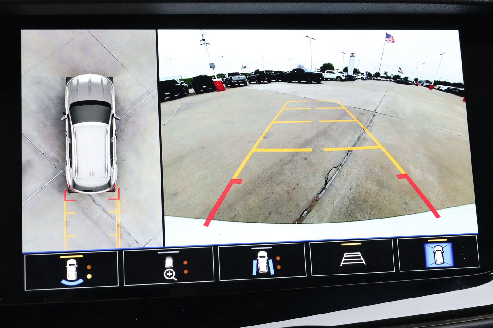 Used 2022 Buick Envision Avenir w/ Technology Package II image 21