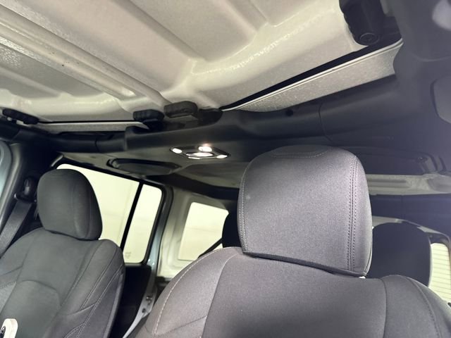 Used 2023 Jeep Wrangler Unlimited w/ Cold Weather Group image 12