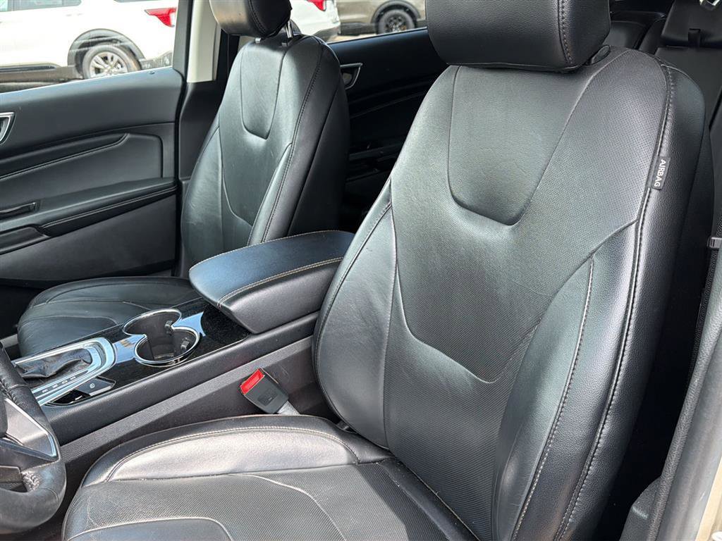 Used 2017 Ford Edge Titanium w/ Equipment Group 301A image 9