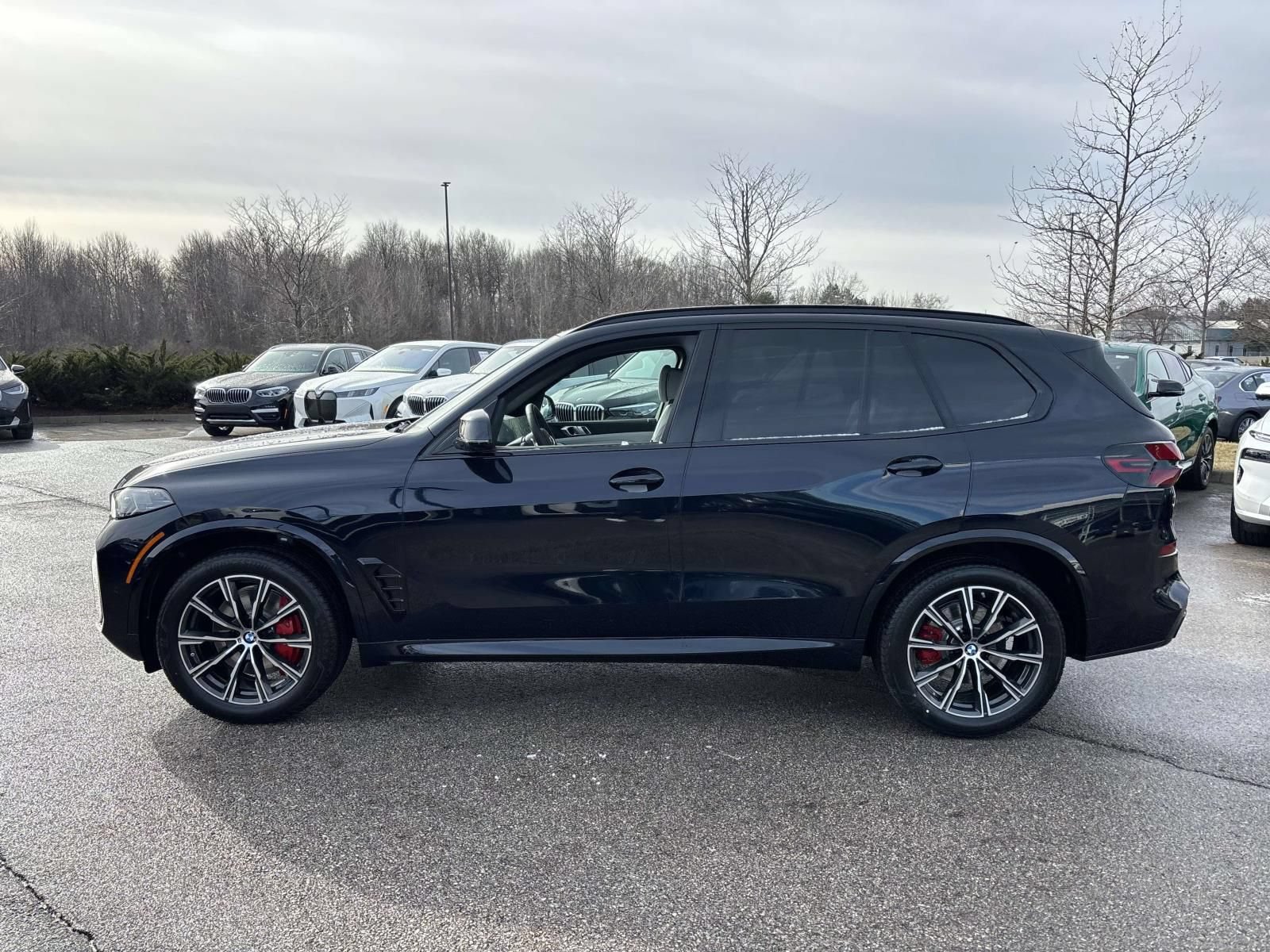 New 2026 BMW X5 xDrive40i w/ M Sport Package AWD/4WD image 4