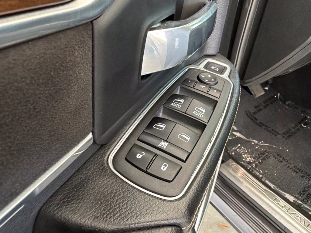 Used 2022 RAM 3500 Laramie AWD/4WD image 42