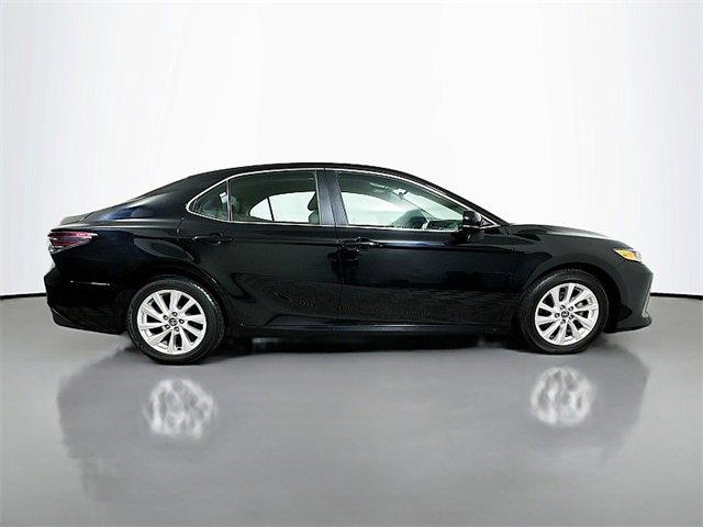 Used 2024 Toyota Camry LE image 8