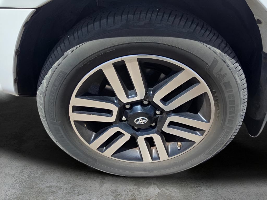 Used 2014 Toyota 4Runner SR5 AWD/4WD image 30