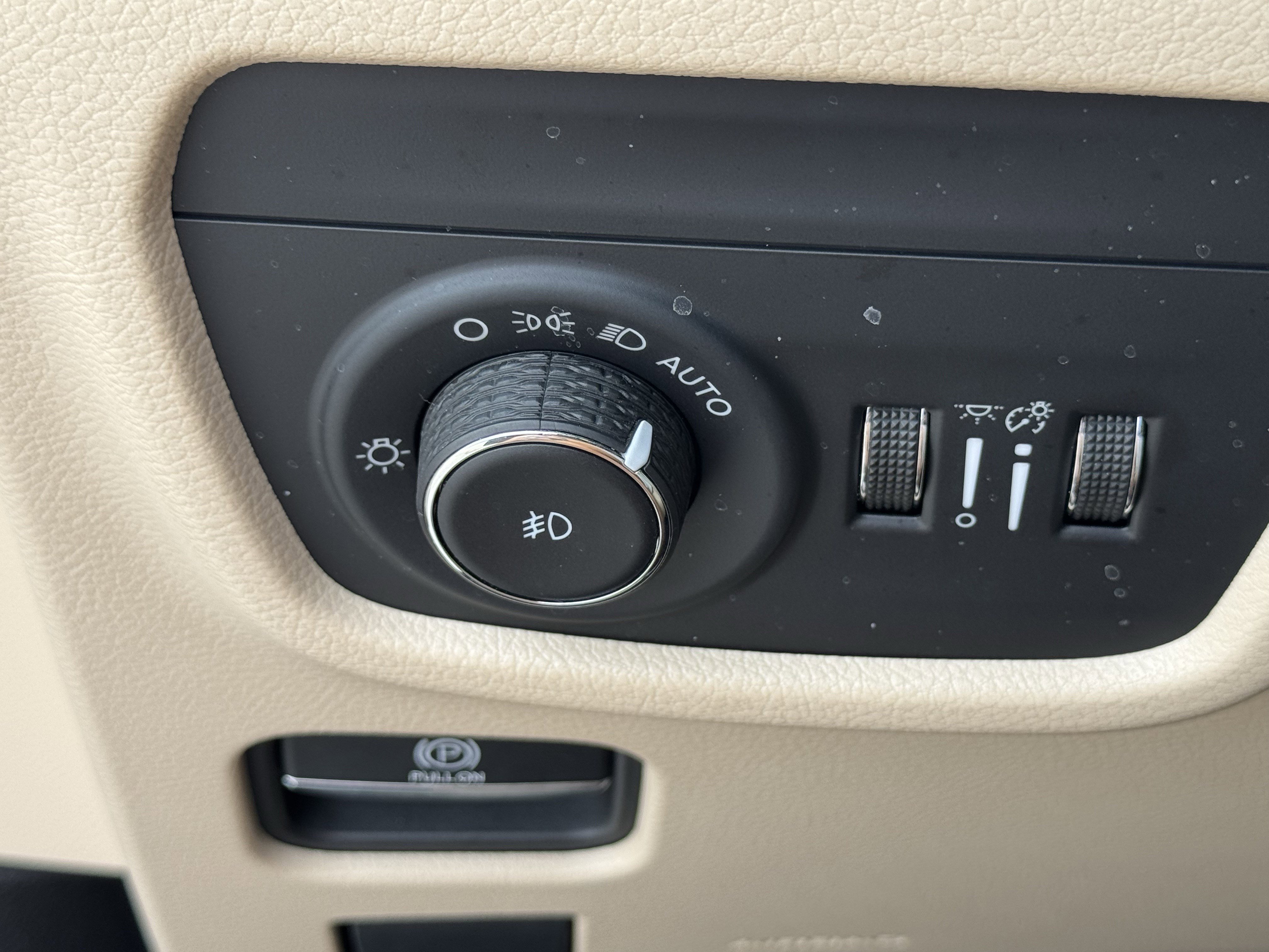 Used 2023 Jeep Grand Cherokee Limited w/ Luxury Tech Group II image 25