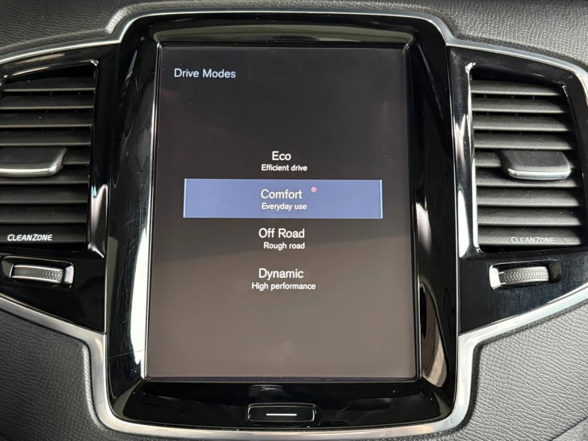 Used 2016 Volvo XC90 T6 Momentum w/ Momentum Plus Package AWD/4WD image 62