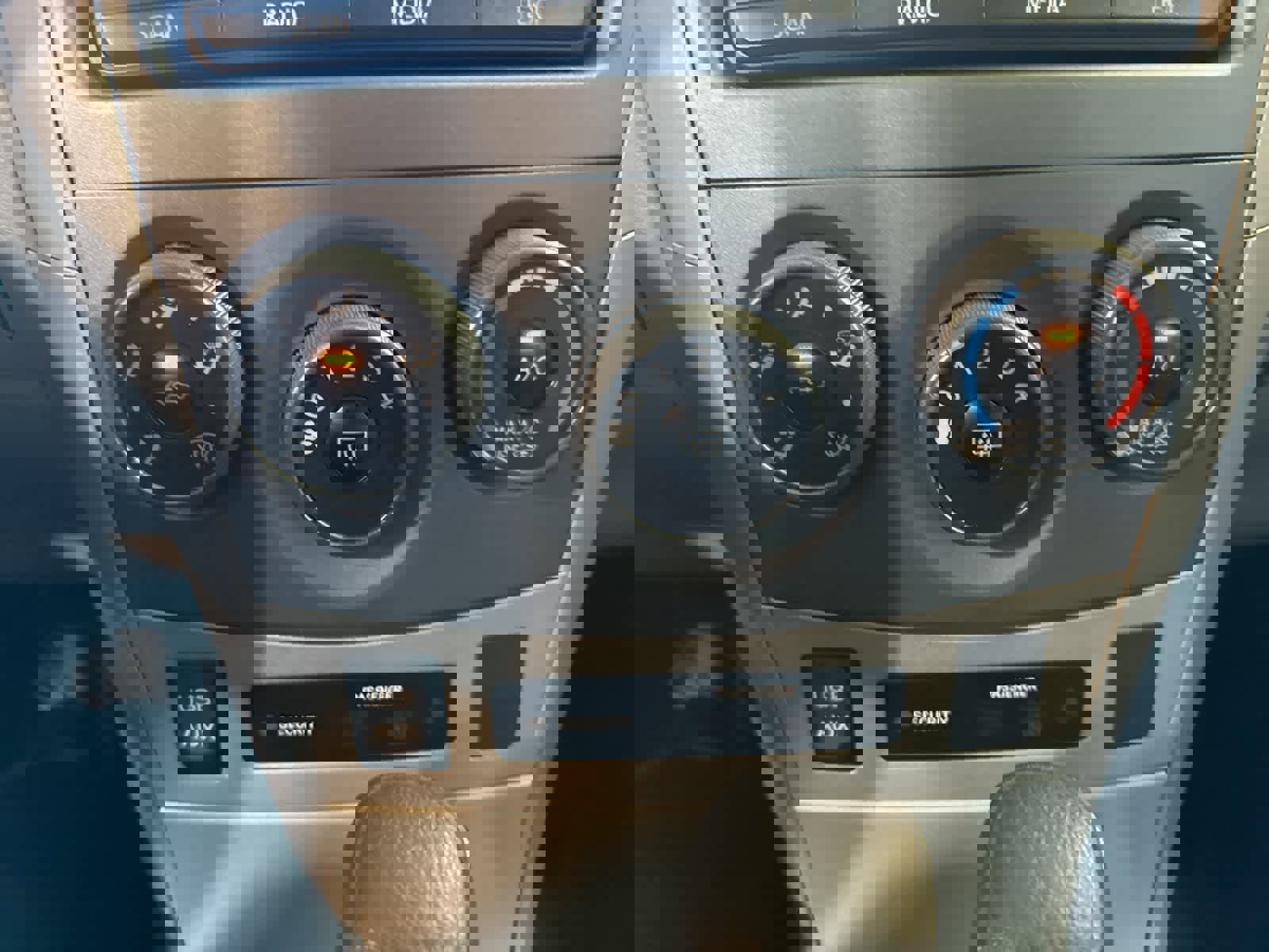 Used 2012 Toyota Corolla LE image 24