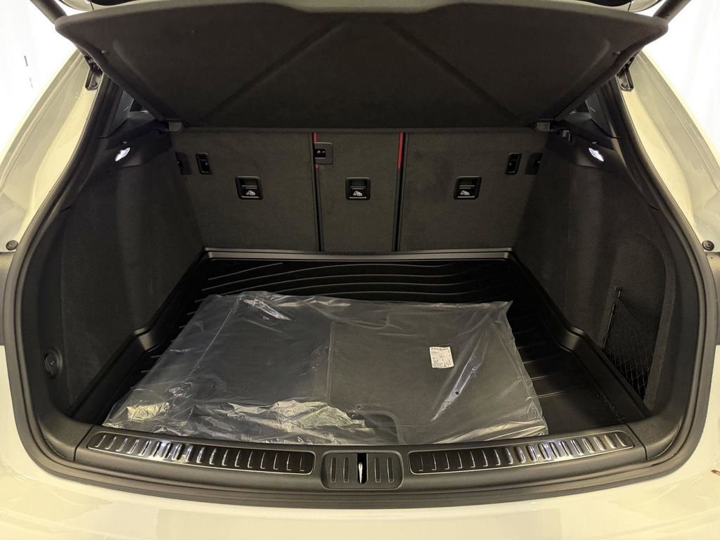 New 2026 Porsche Macan AWD/4WD image 28