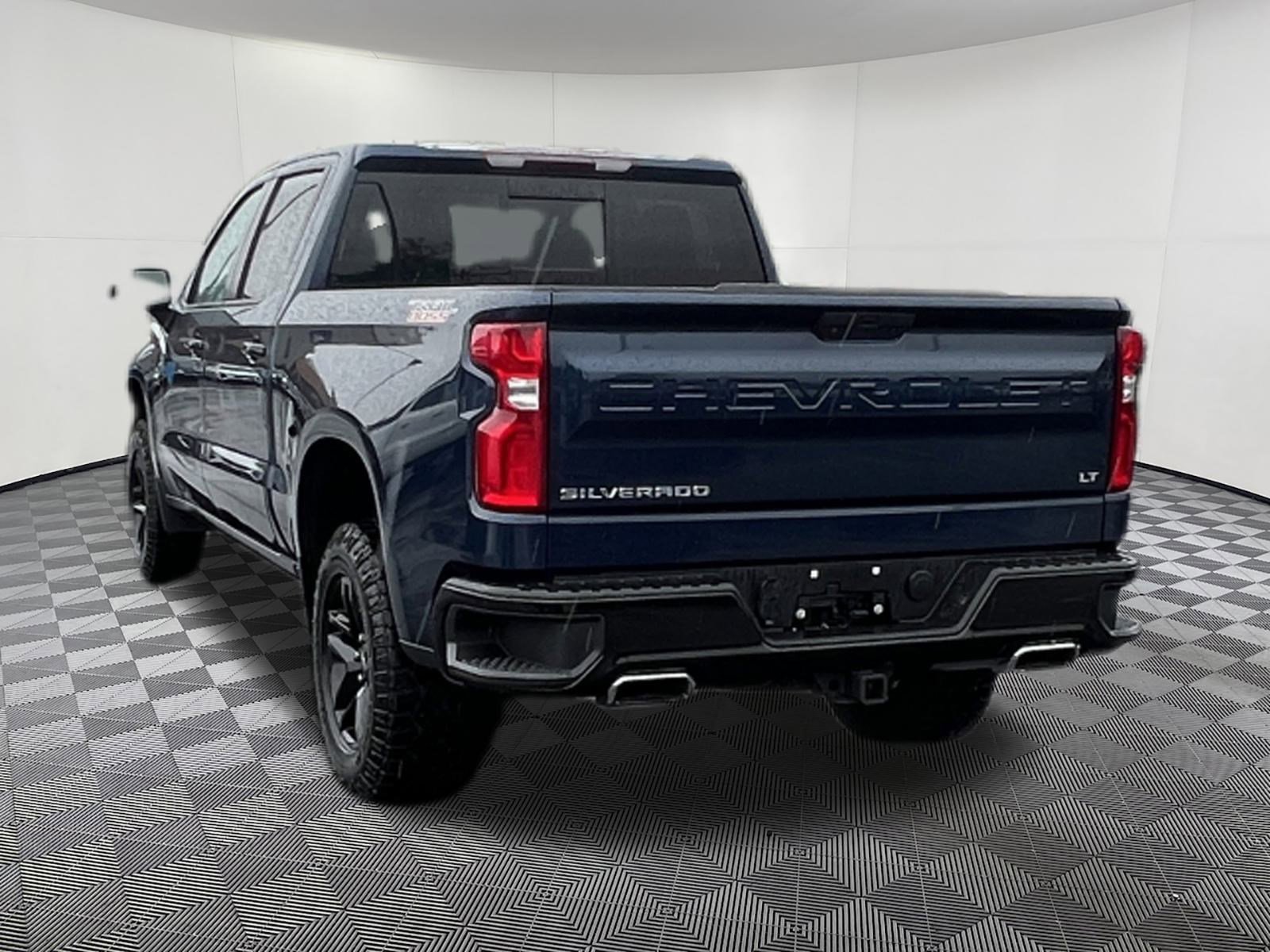 Used 2021 Chevrolet Silverado 1500 LT Trail Boss w/ Convenience Package II image 4