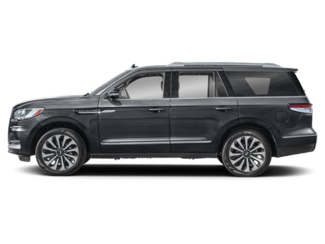 Used 2024 Lincoln Navigator Reserve image 3