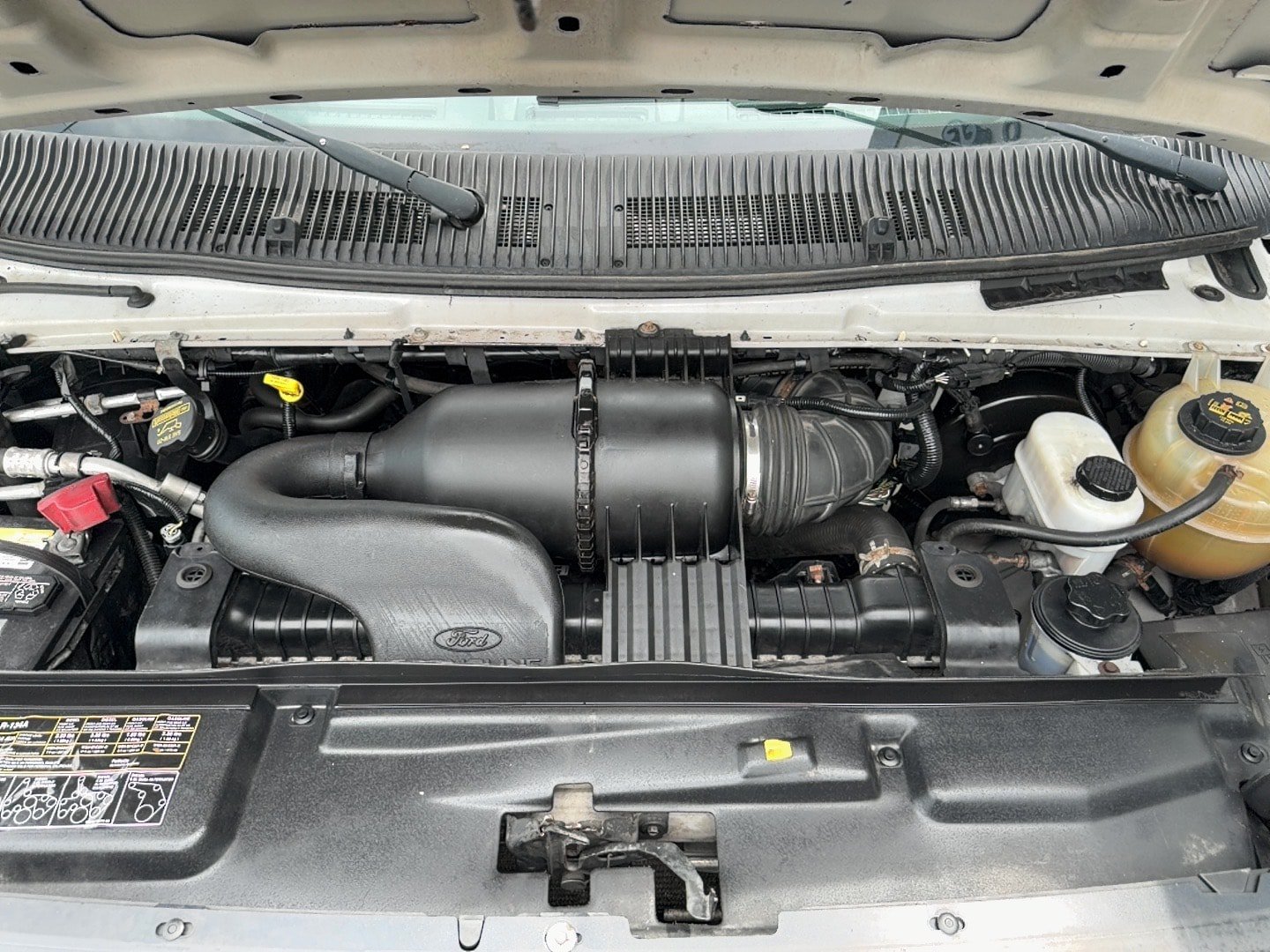 Used 2014 Ford E-350 and Econoline 350 Extended Super Duty w/ Power Group RWD image 23