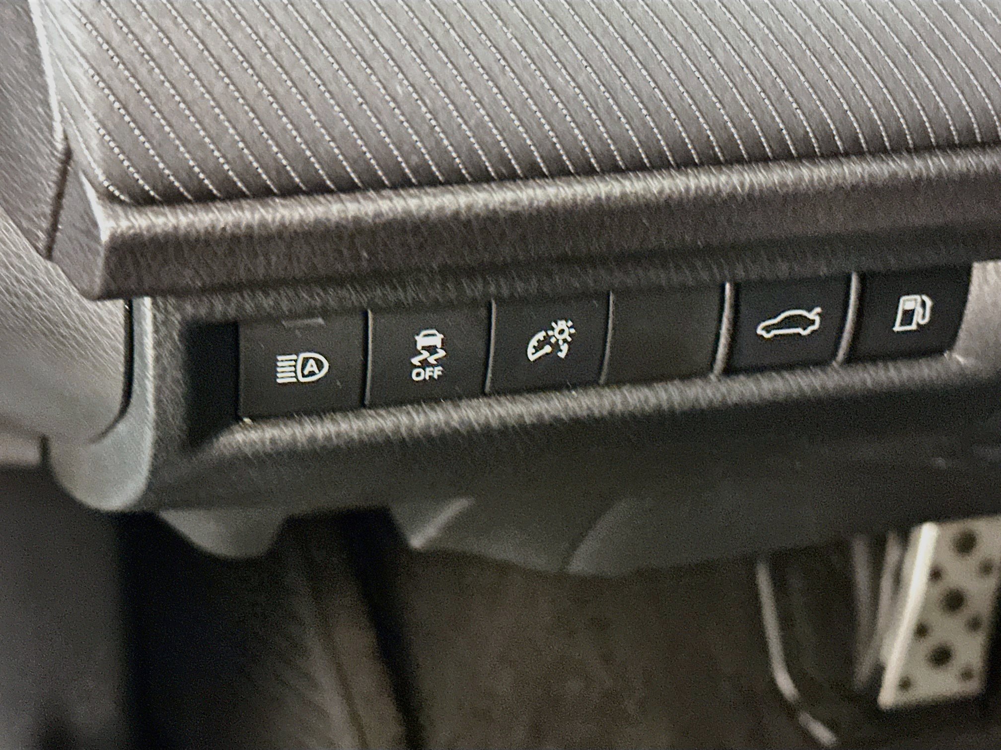 Used 2025 Toyota Camry SE FWD image 17
