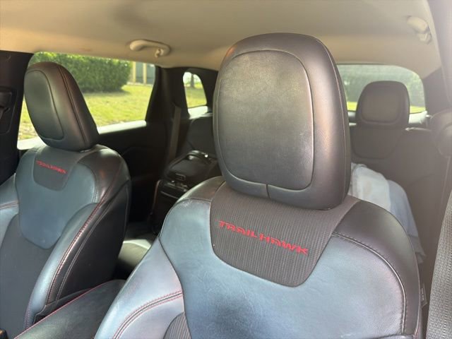 Used 2015 Jeep Cherokee Trailhawk w/ Cold Weather Group image 11