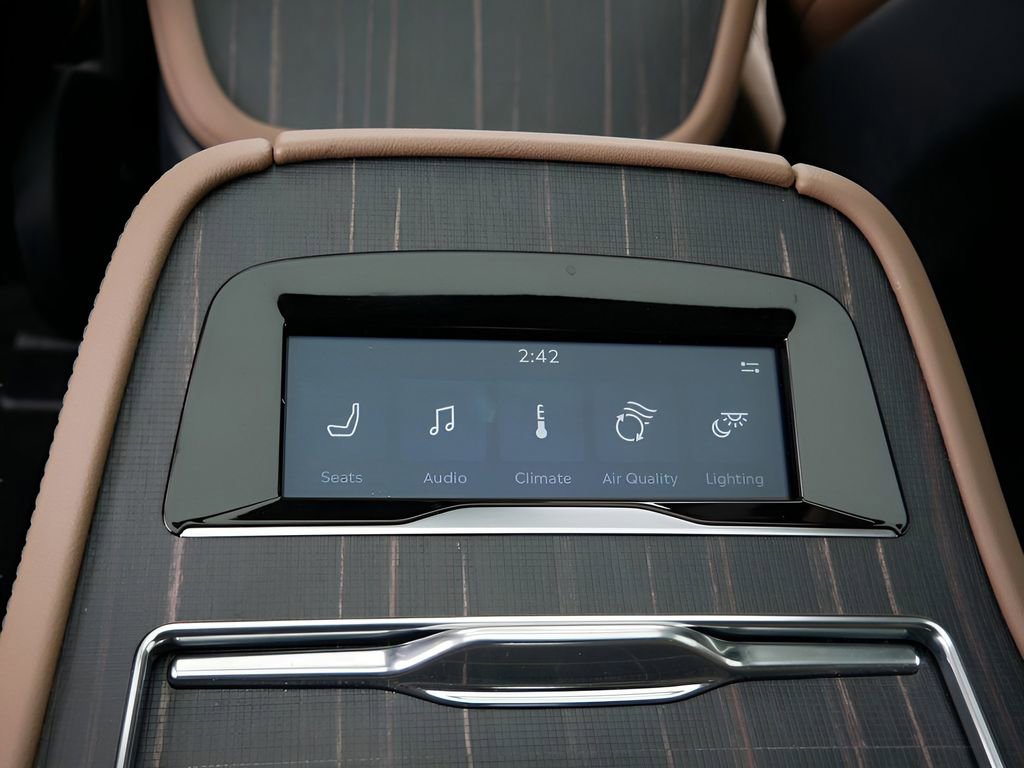 Certified 2025 Lincoln Navigator Black Label image 17