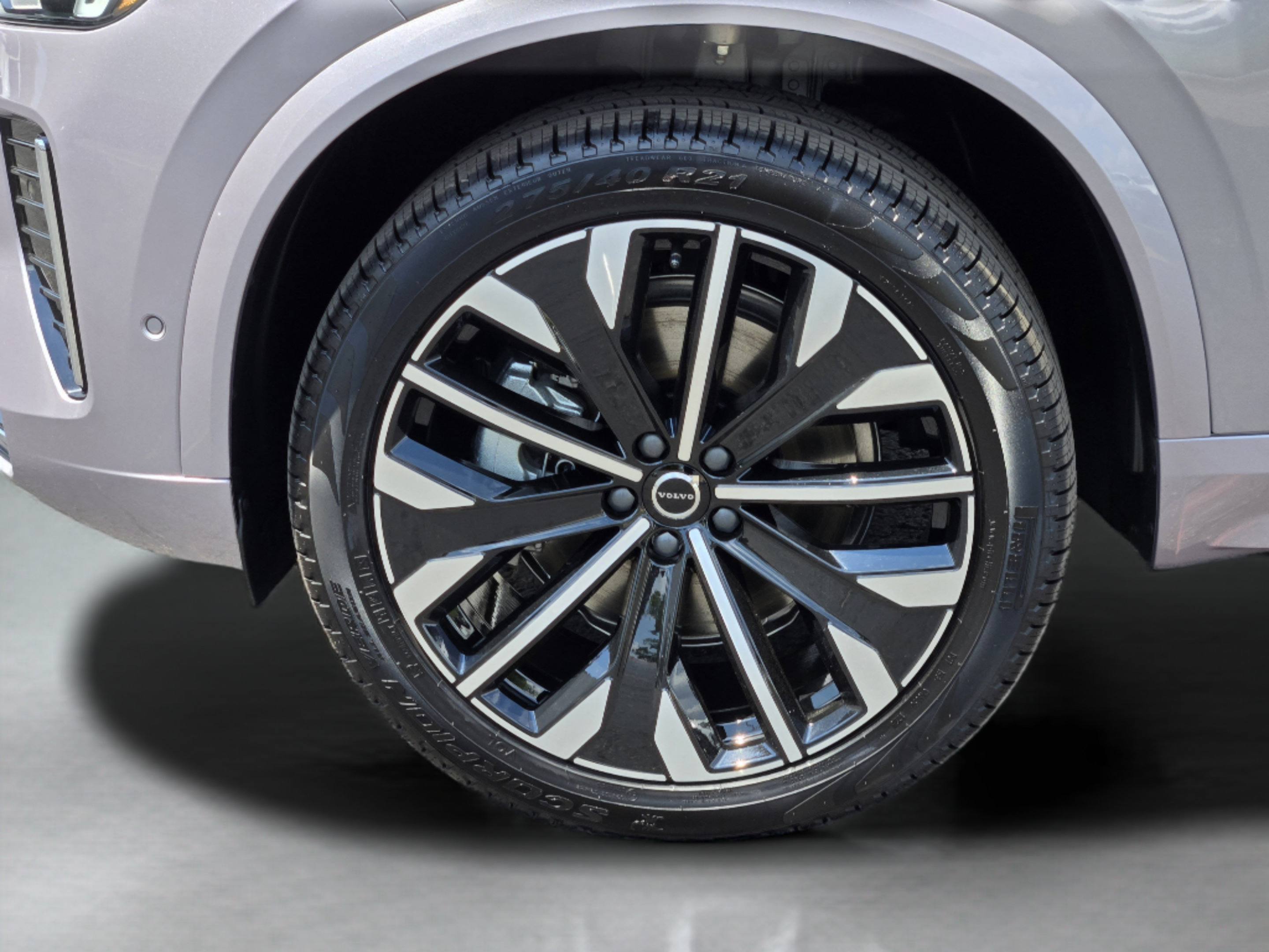 Used 2026 Volvo XC90 B6 Plus w/ Protection Package Premier AWD/4WD image 31