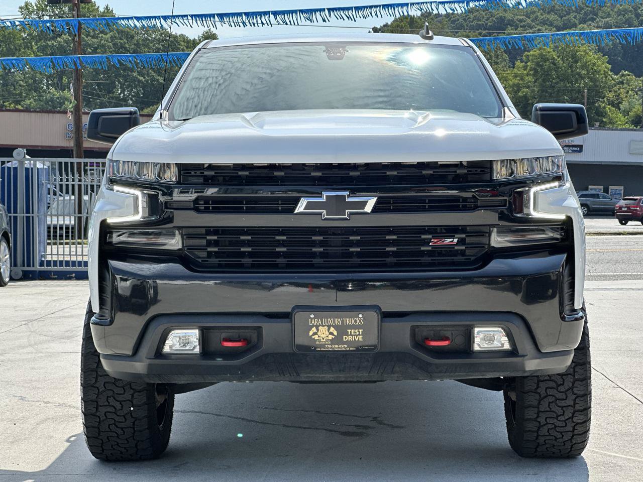 Used 2022 Chevrolet Silverado 1500 LT Trail Boss w/ Convenience Package II AWD/4WD image 2