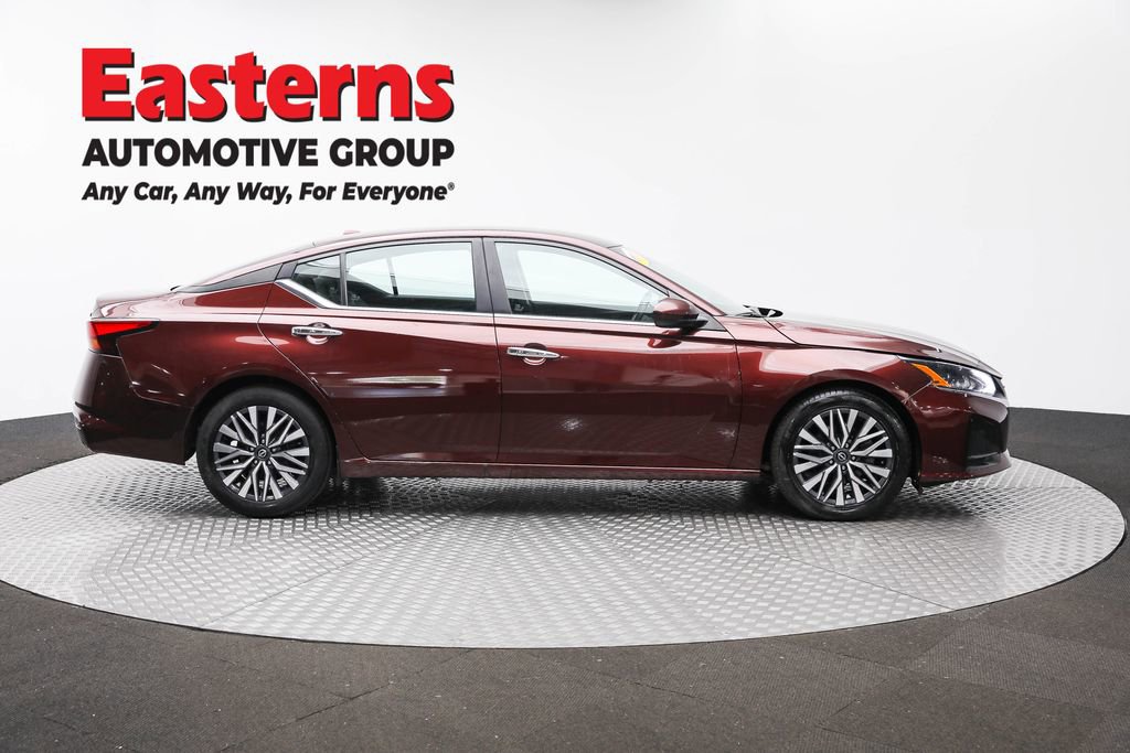 Used 2023 Nissan Altima 2.5 SV image 4